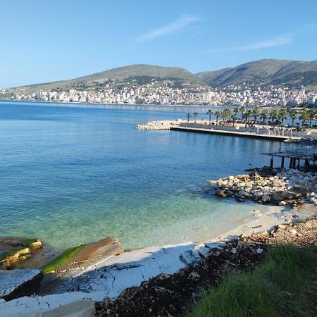 White Sidesea View Apartment Sarandë Esterno foto