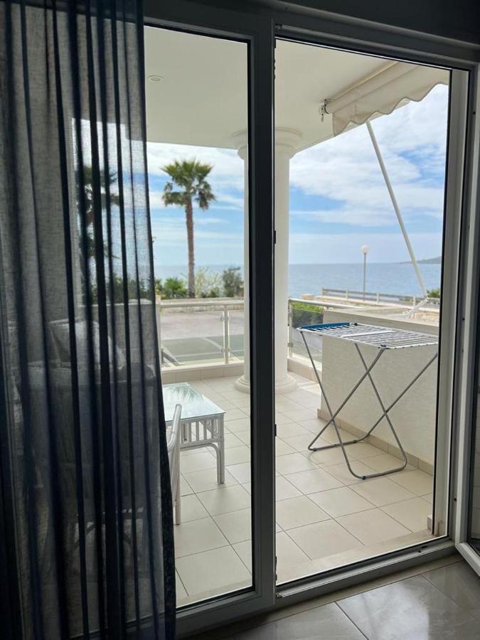 White Sidesea View Apartment Sarandë Esterno foto