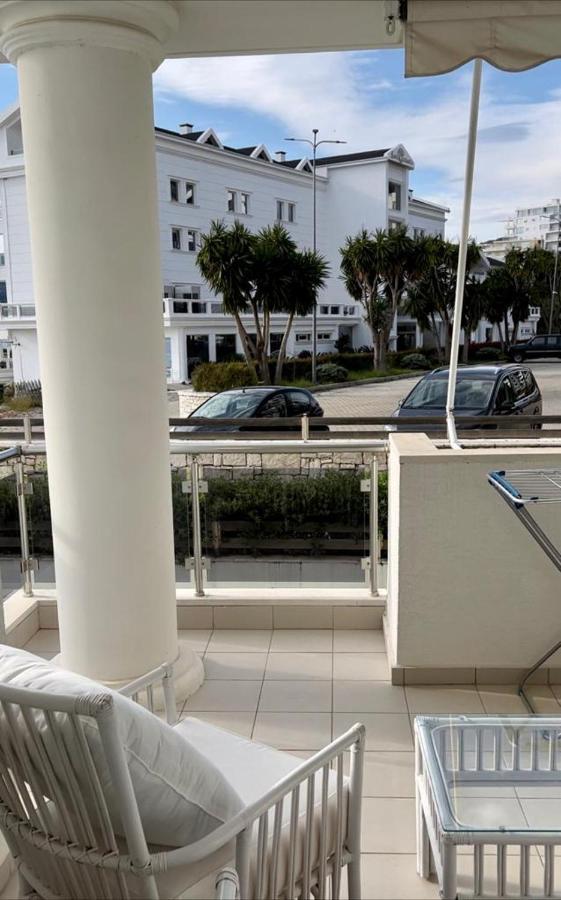 White Sidesea View Apartment Sarandë Esterno foto