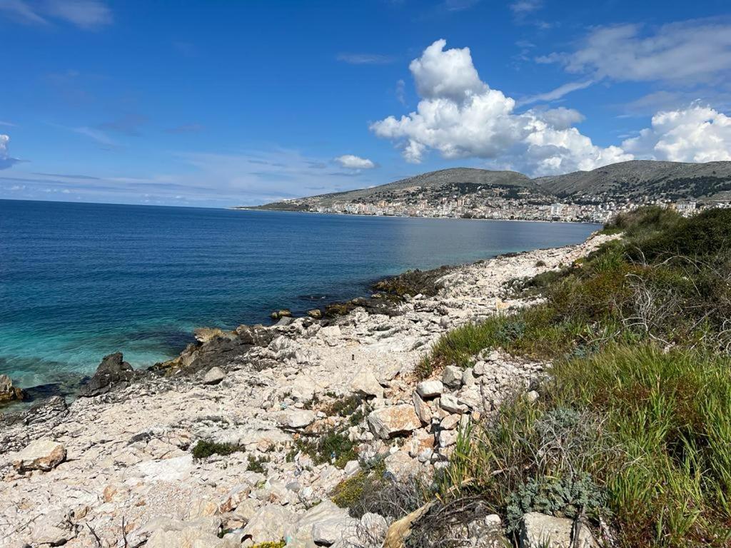 White Sidesea View Apartment Sarandë Esterno foto