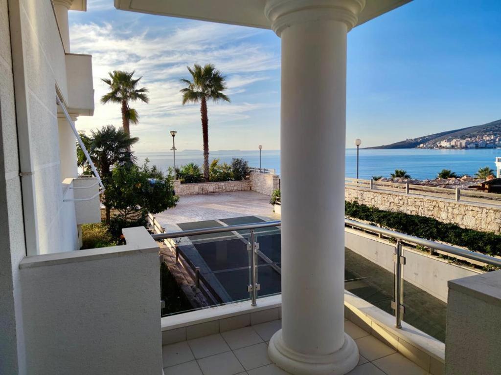 White Sidesea View Apartment Sarandë Esterno foto
