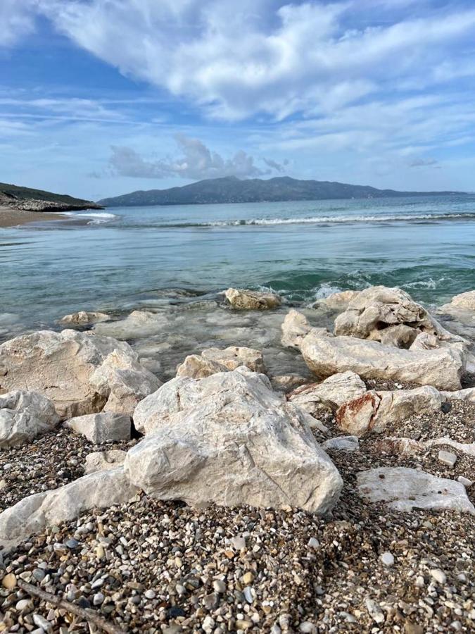 White Sidesea View Apartment Sarandë Esterno foto
